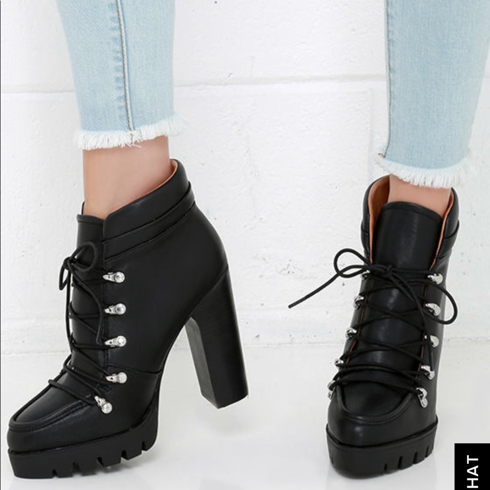 REPORT SIGNATURE POE BLACK LUG SOLE HIGH HEEL BOOT